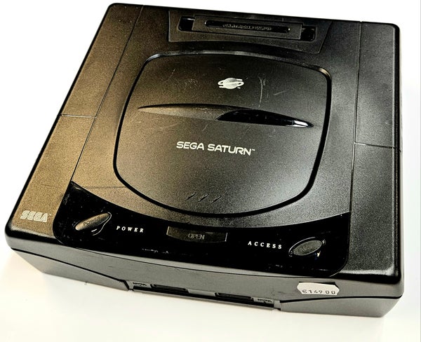 Sega Saturn Konsoli (k&auml;ytetty)
